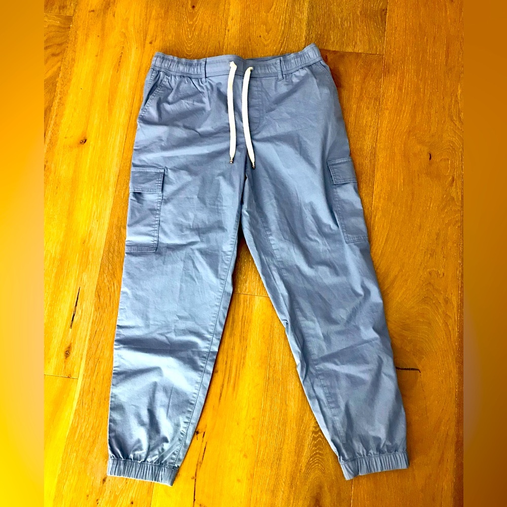 Tommy Hilfiger Women’s Cargo Chino Drawstring Jogger (NWT). **size small